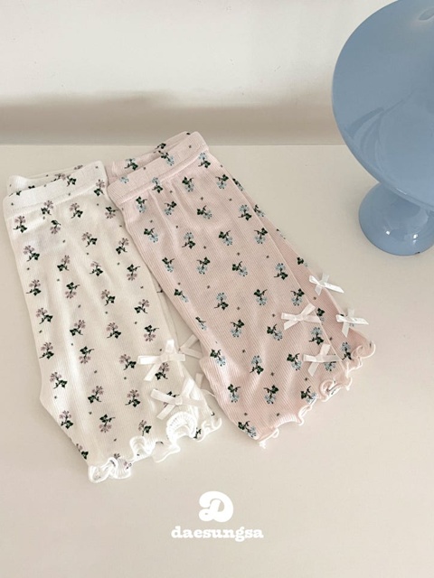 Dove Eyelet Leggings Dove Eyelet Leggings