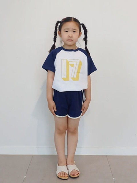 Number Raglan Tee