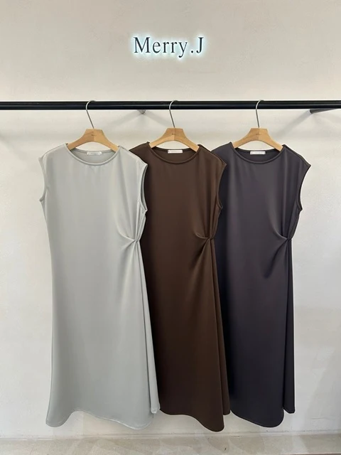 Twist Detail One-piece Twist Detail One-piece