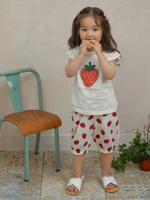 Strawberry Sleeveless Top Bottom Set Strawberry Sleeveless Top Bottom Set