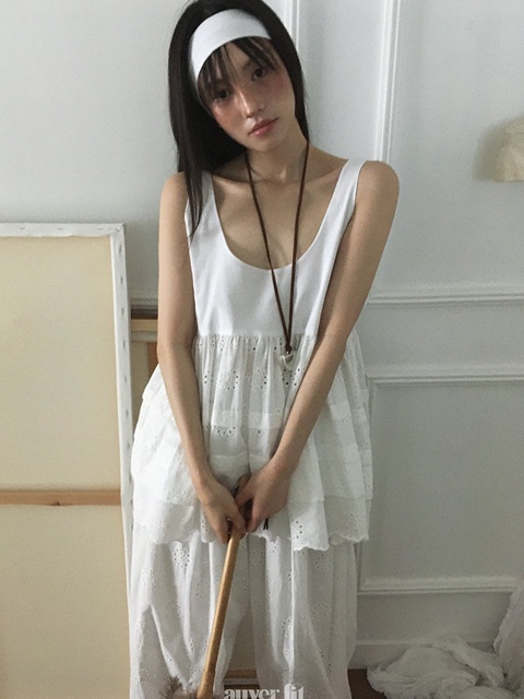 Punching Wide Strap Sleeveless Punching Wide Strap Sleeveless