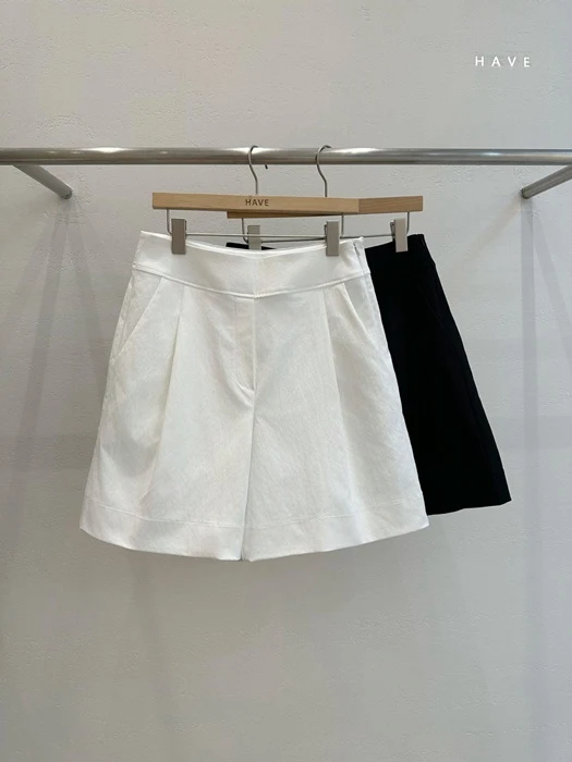 Como Pleated Shorts Como Pleated Shorts
