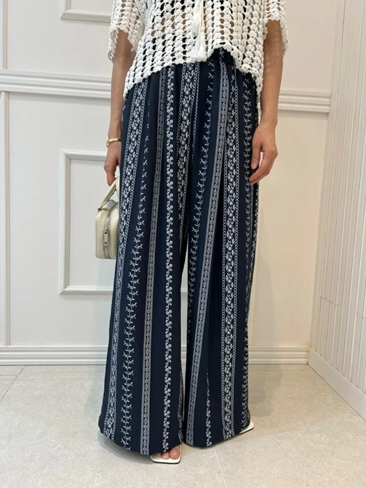 Embroidered Print Sleeveless Embroidered Print Sleeveless