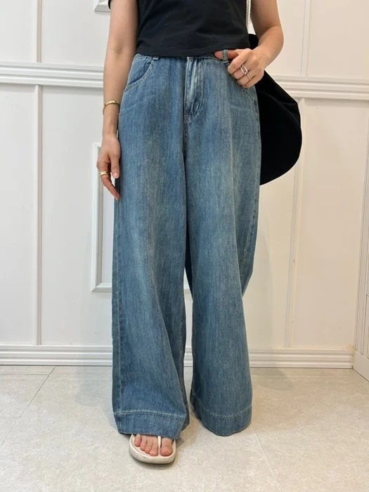 Two-Button Denim Sleeveless Two-Button Denim Sleeveless