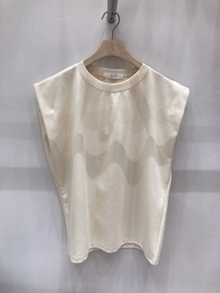 Allu - Korean Women Fashion - #momslook - Vera Sleeveless Tee - 7