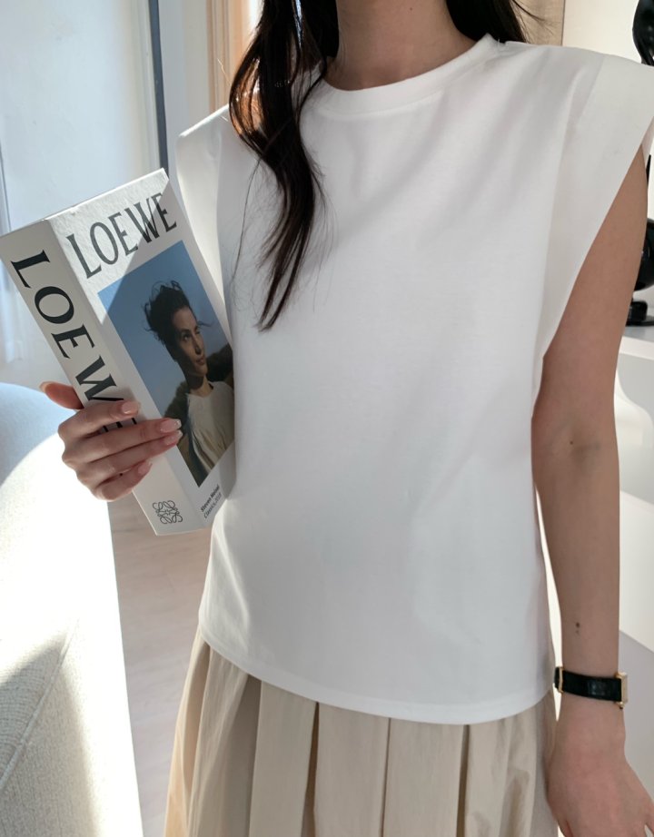 Allu - Korean Women Fashion - #momslook - Vera Sleeveless Tee - 6