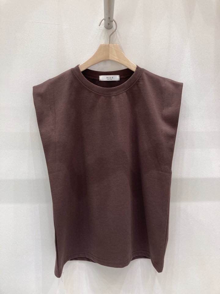 Allu - Korean Women Fashion - #momslook - Vera Sleeveless Tee - 4