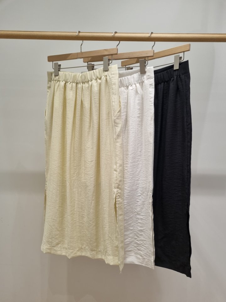 Allu - Korean Women Fashion - #womensfashion - Wrinkle Side Slit Skirt - 2