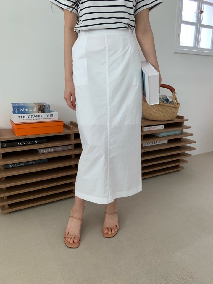 Allu - Korean Women Fashion - #womensfashion - Long Span H Skirt