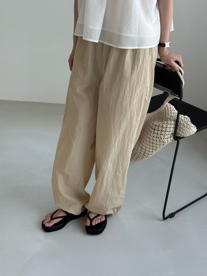 Amygrace - Korean Women Fashion - #womensfashion - Stuffer Banding Pants - 4