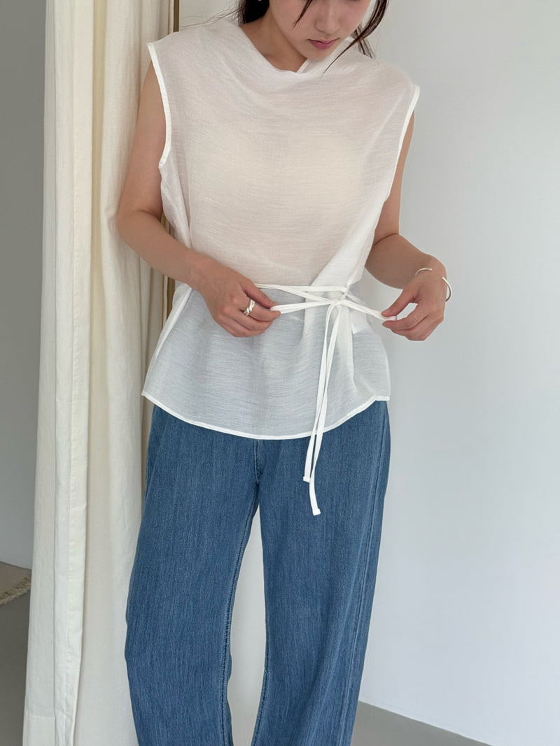 Amygrace - Korean Women Fashion - #womensfashion - Silk High-neck Sleeveless Blouse - 4