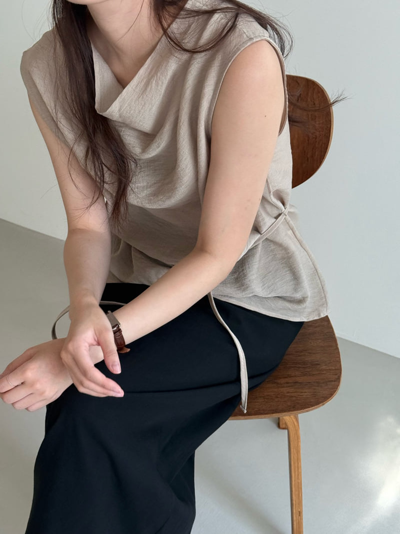Amygrace - Korean Women Fashion - #womensfashion - Silk High-neck Sleeveless Blouse - 11