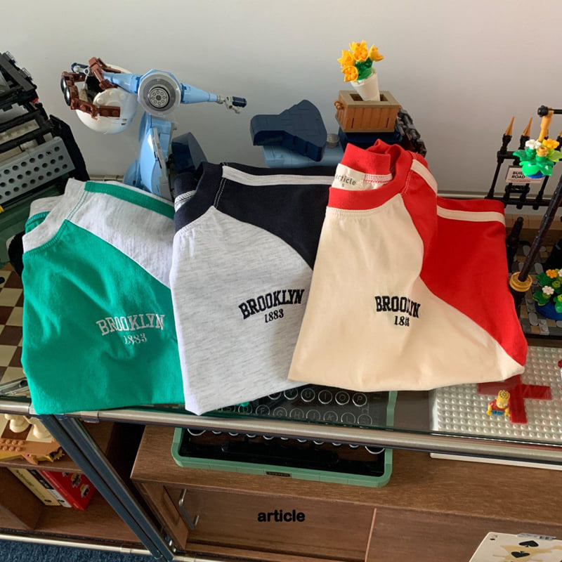Article - Korean Children Fashion - #kidsshorts - Brooklyn Raglan Embroidery Tee