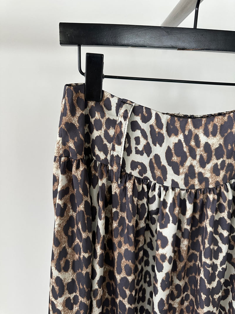 Chavi - Korean Women Fashion - #womensfashion - Leopard Satin Skirt - 2
