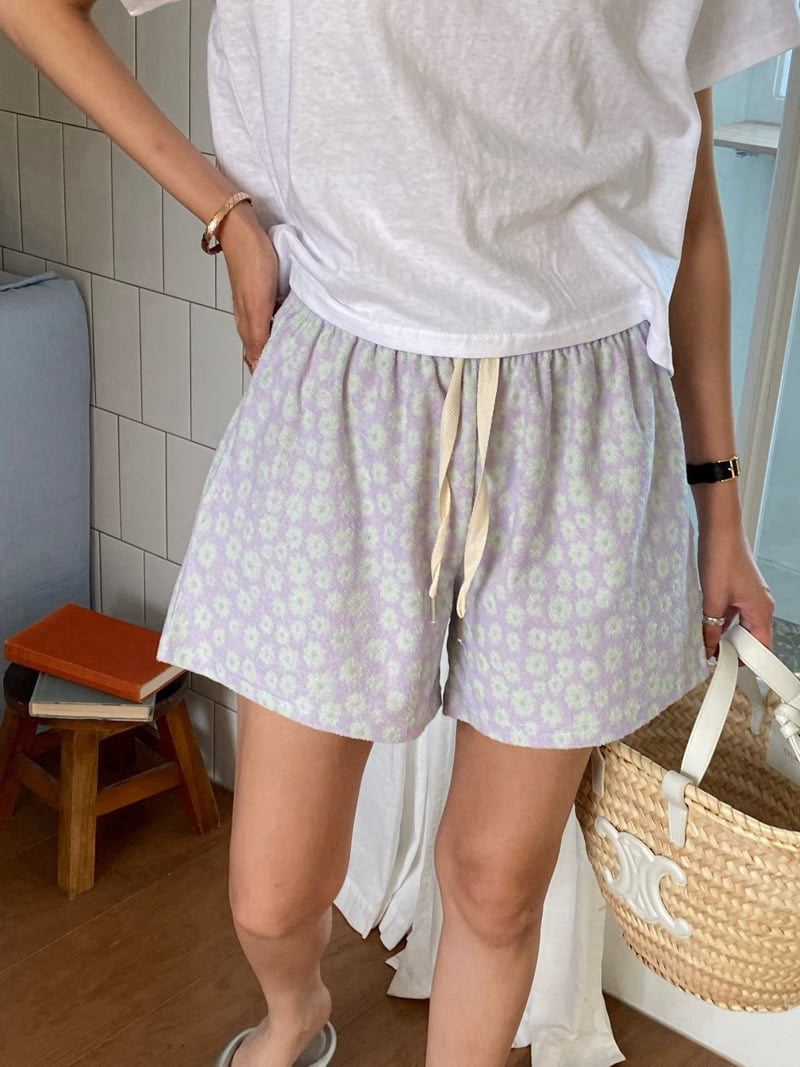 Diana - Korean Women Fashion - #momslook - Floral Terry Shorts - 6