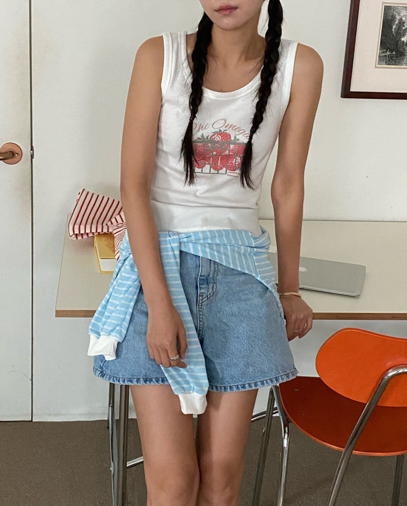 Diana - Korean Women Fashion - #momslook - Berry Sleeveless Tee - 4