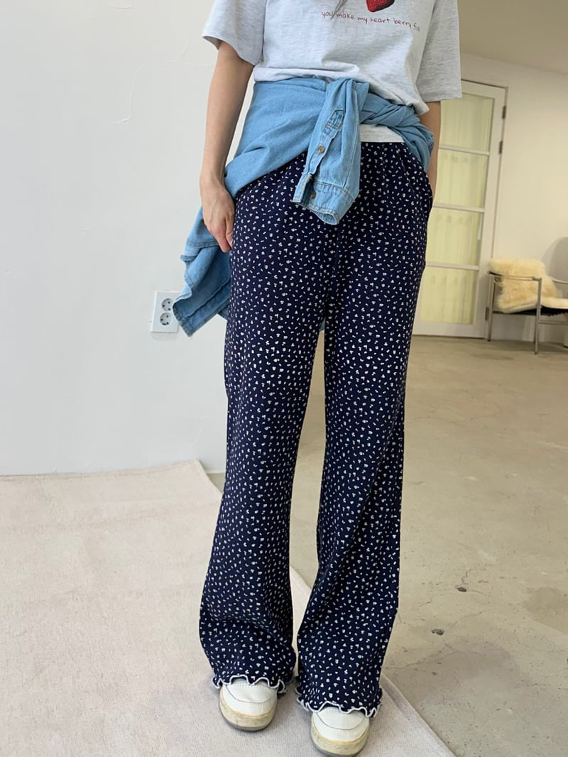 Dress U - Korean Women Fashion - #pursuepretty - Holiday Punching Bootcut Pants - 2