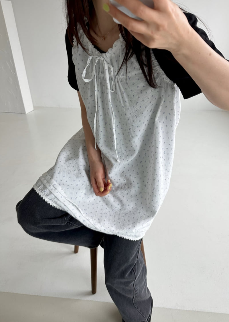 Dress U - Korean Women Fashion - #vintagekidsstyle - Mini Floral Lace One-Piece - 11