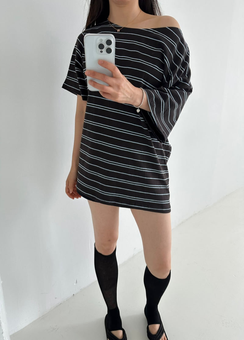 Dress U - Korean Women Fashion - #womensfashion - One-Off Shoulder Boxy Tee - 8