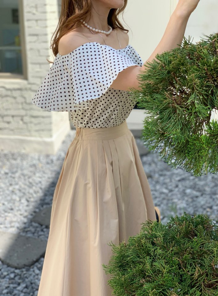 Elmu - Korean Women Fashion - #womensfashion - Brooke Off-Shoulder Blouse - 11