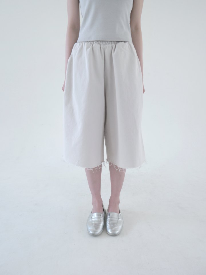 Enten - Korean Women Fashion - #momslook - Cutting Bermuda Pants - 2