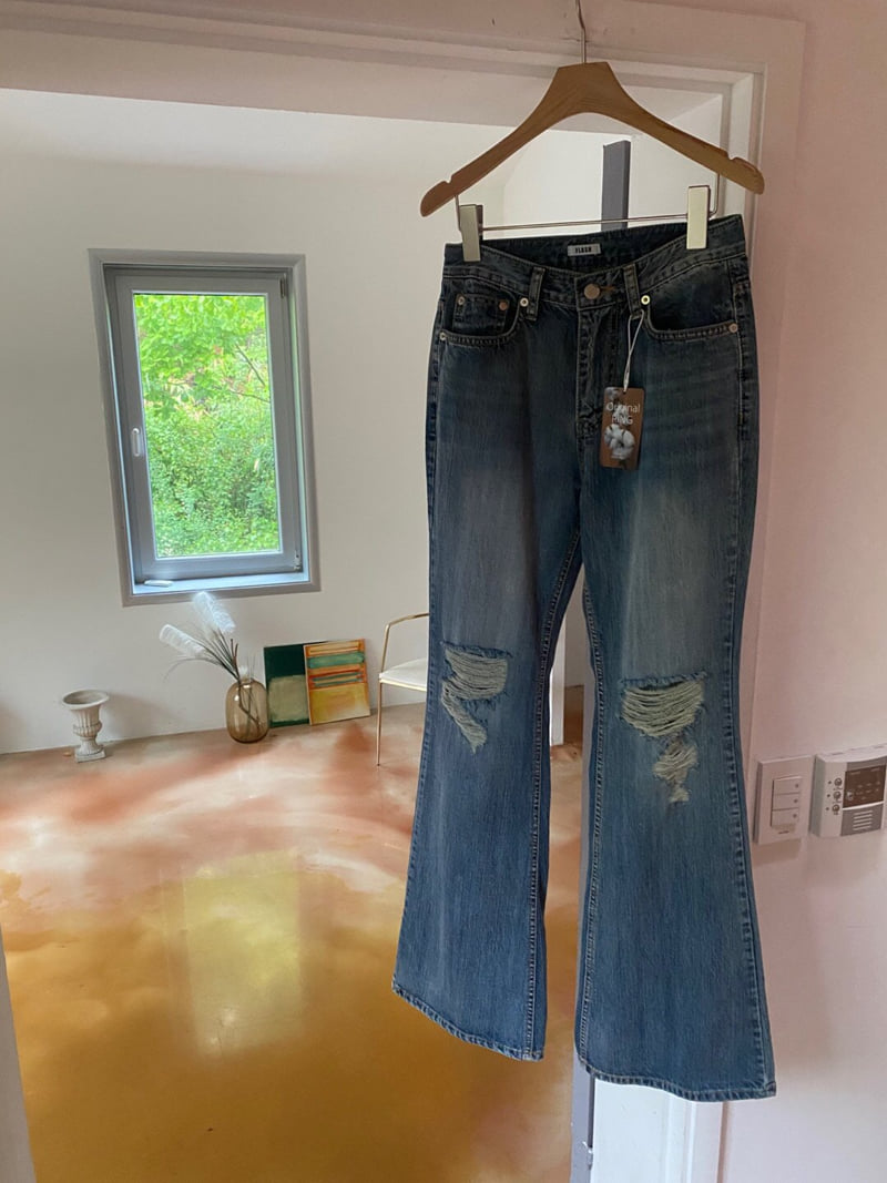 Flash - Korean Women Fashion - #momslook - Ripped Bootcut Jeans - 11