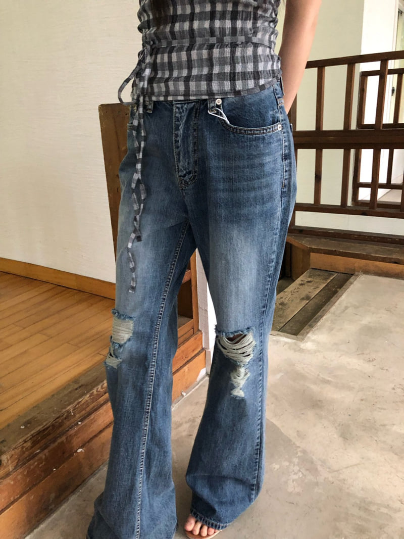 Flash - Korean Women Fashion - #thatsdarling - Ripped Bootcut Jeans - 5