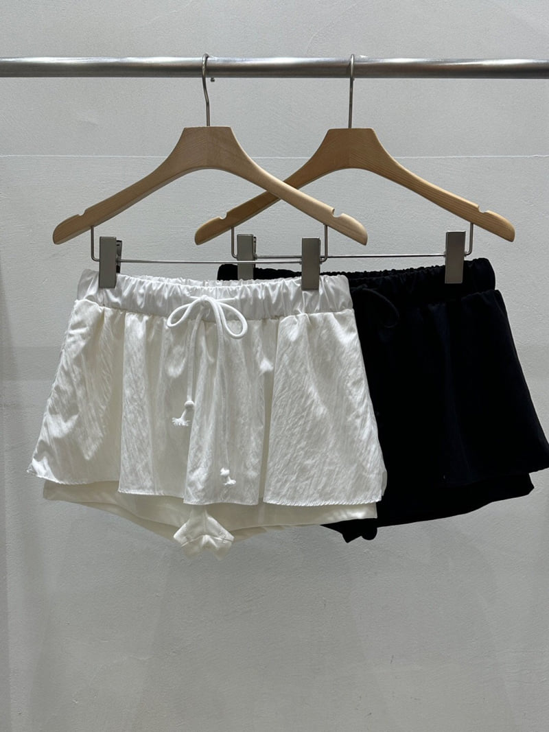 Flash - Korean Women Fashion - #womensfashion - Flare Shorts - 12