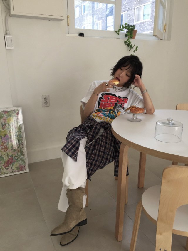 Heil - Korean Women Fashion - #momslook - Pig Sensible Tee - 3