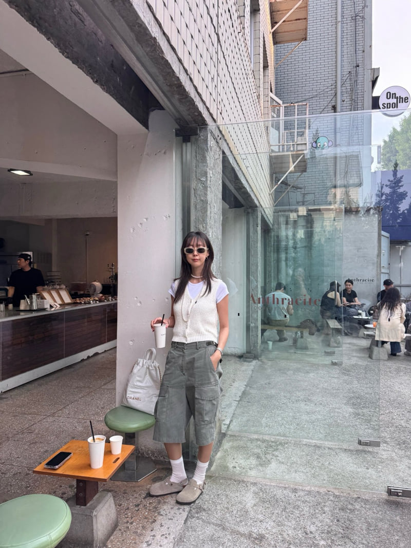 Heil - Korean Women Fashion - #momslook - Pig Cargo Bermuda Pants - 6