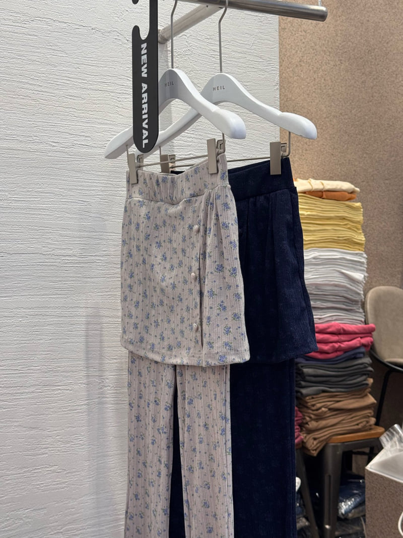 Heil - Korean Women Fashion - #momslook - Floral Layered Pants - 2