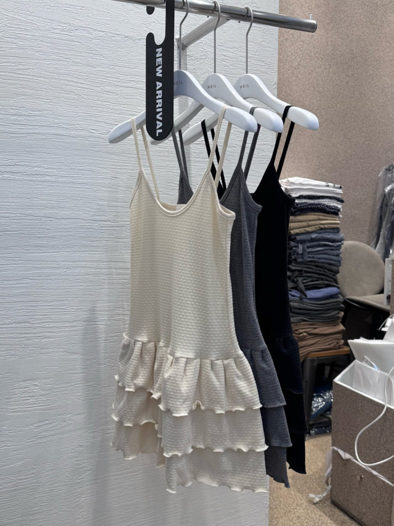 Heil - Korean Women Fashion - #restrostyle - Kitsch Frill Sleeveless