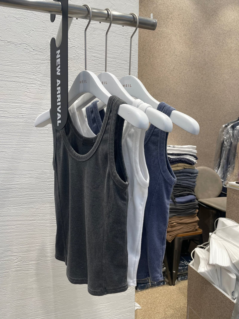 Heil - Korean Women Fashion - #thatsdarling - Pig Lined Sleeveless - 2