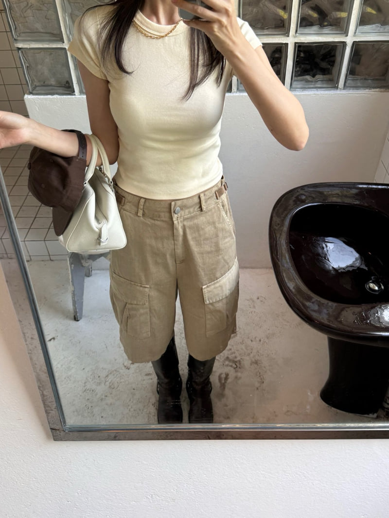 Heil - Korean Women Fashion - #vintagekidsstyle - Pig Cargo Bermuda Pants - 11