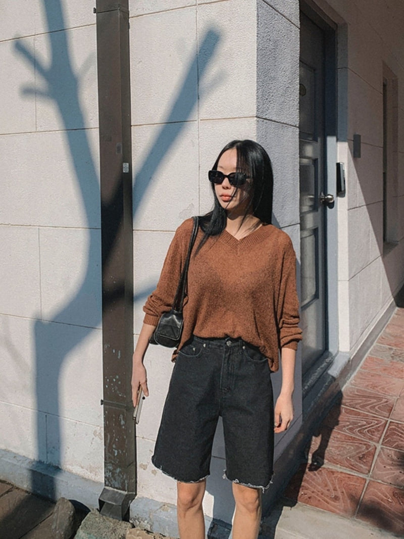 I'm here - Korean Women Fashion - #momslook - Black Denim Shorts - 11