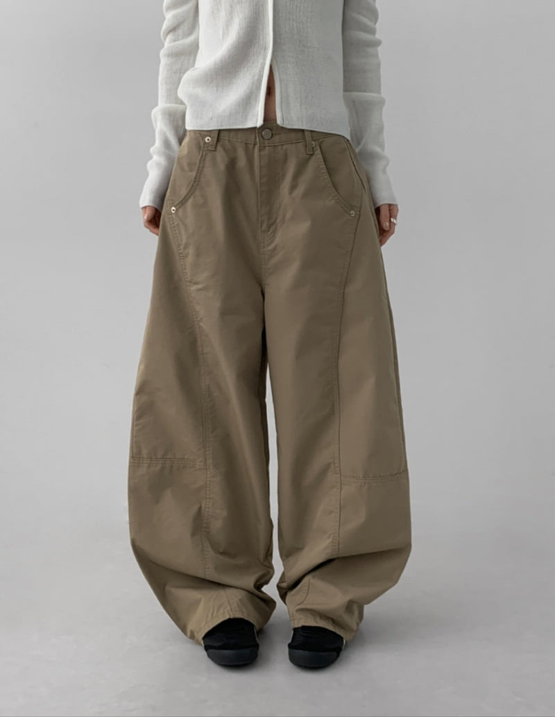 I'm here - Korean Women Fashion - #momslook - Curved Seam Denim Pants - 5