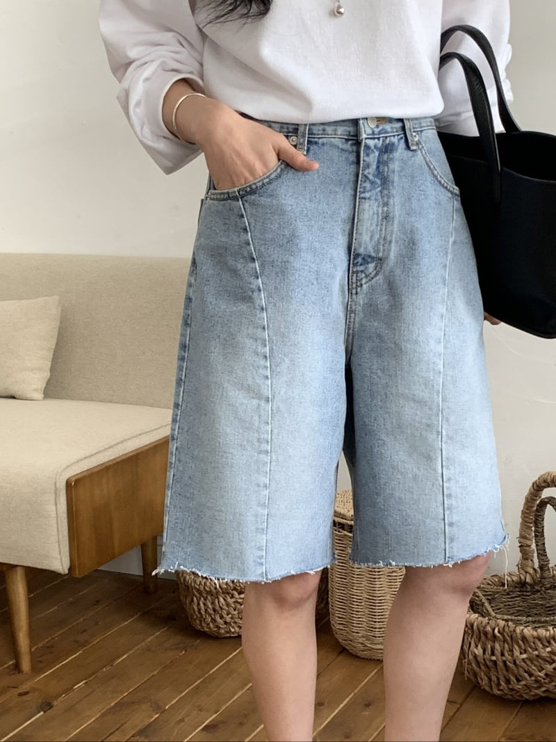 I'm here - Korean Women Fashion - #restrostyle - Cut-Line Denim Shorts  