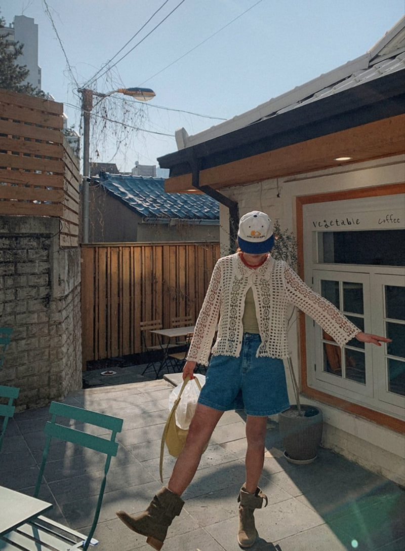 I'm here - Korean Women Fashion - #restrostyle - Pintuck Flare Denim Shorts - 4