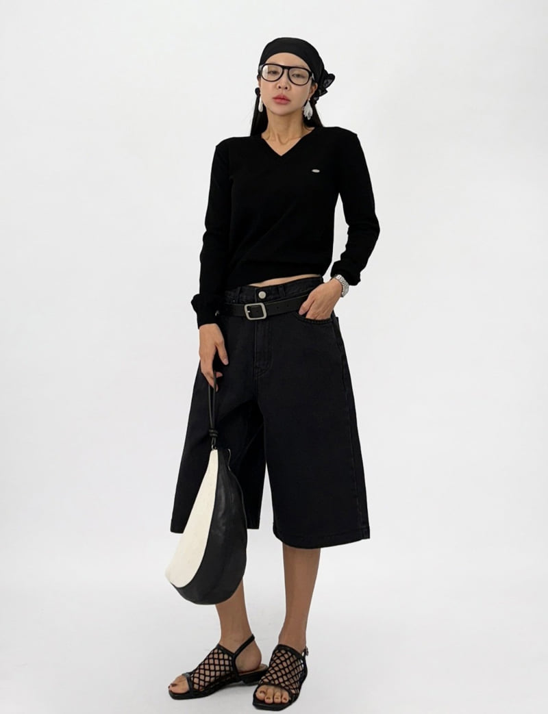 I'm here - Korean Women Fashion - #romanticstyle - Black Bermuda Denim Pants - 3