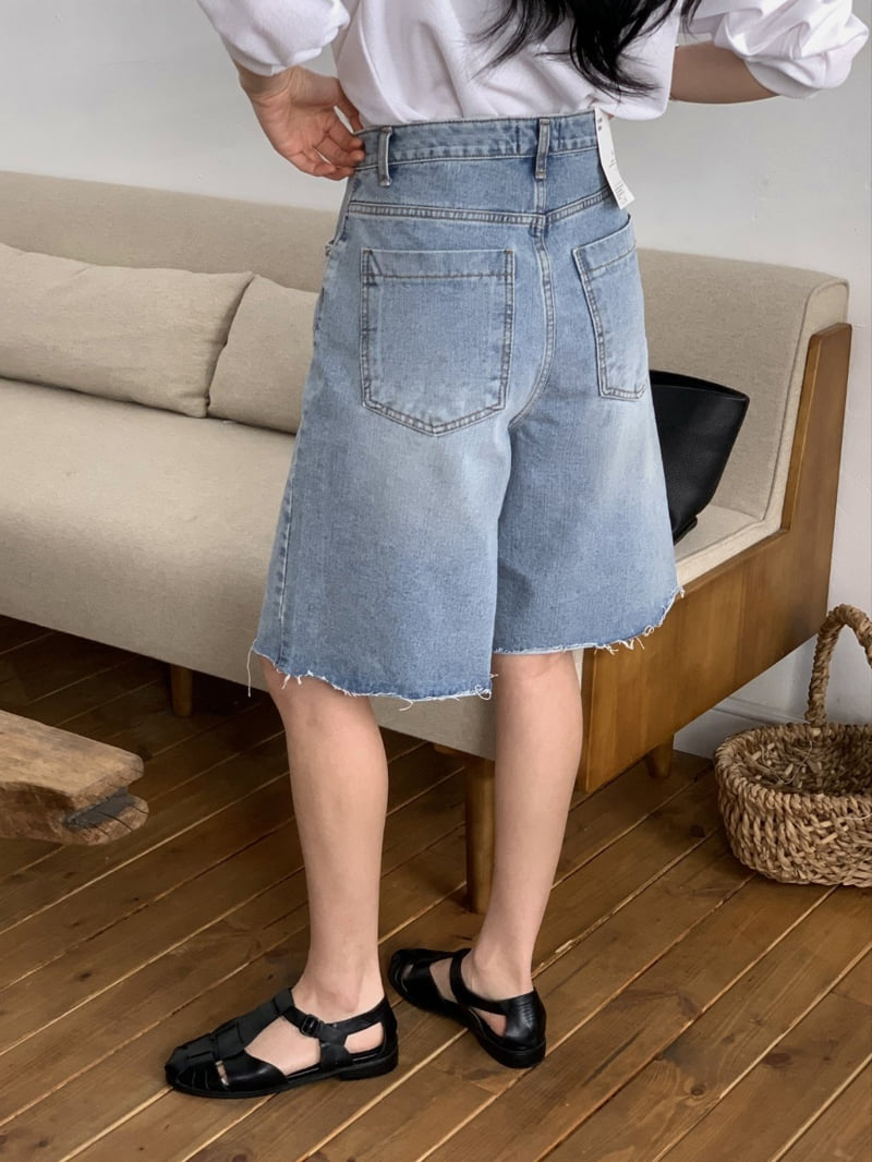 I'm here - Korean Women Fashion - #shopsmall - Cut-Line Denim Shorts   - 4