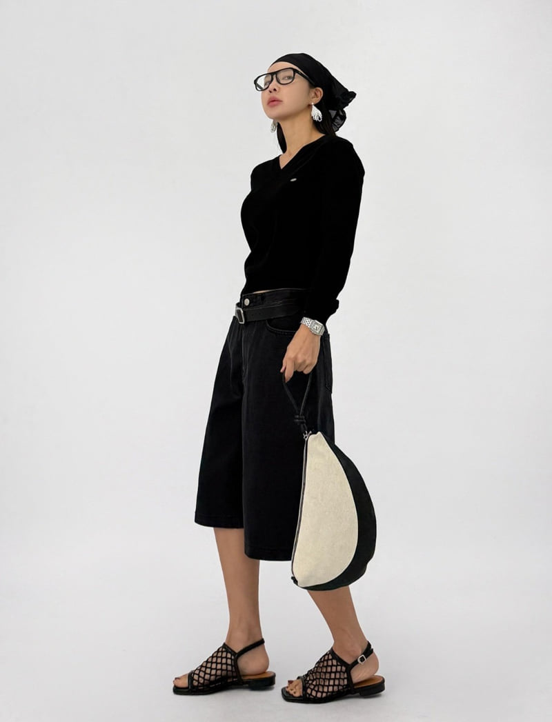 I'm here - Korean Women Fashion - #thelittlethings - Black Bermuda Denim Pants - 6