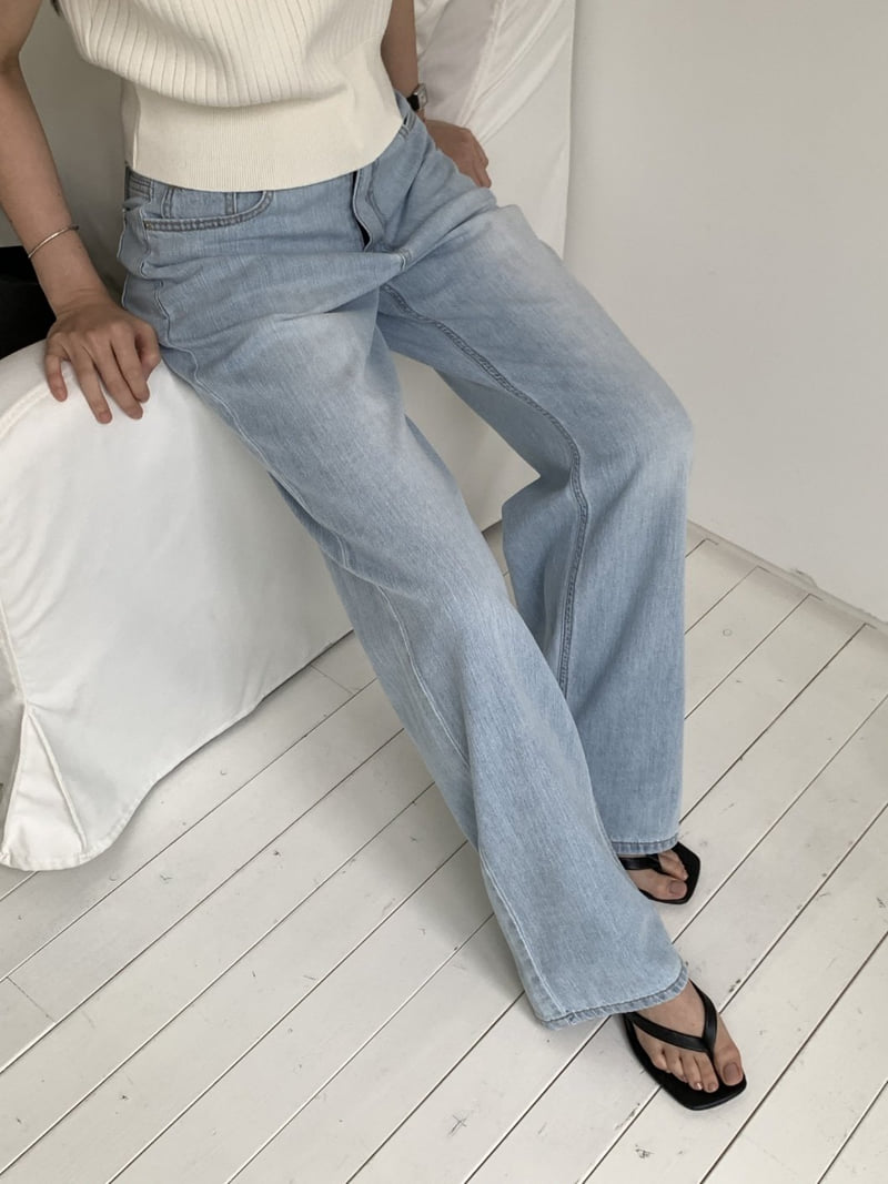 I'm here - Korean Women Fashion - #thelittlethings - Light Blue Summer Denim Pants   - 3