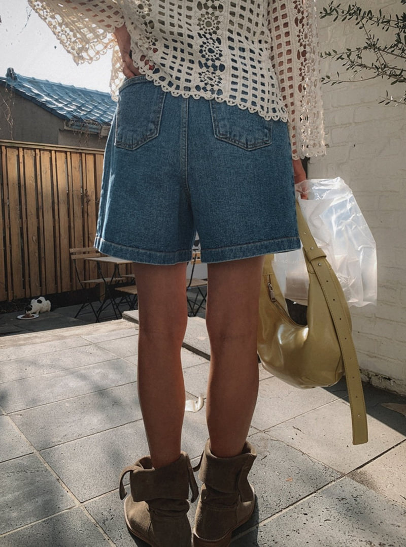 I'm here - Korean Women Fashion - #vintagekidsstyle - Pintuck Flare Denim Shorts