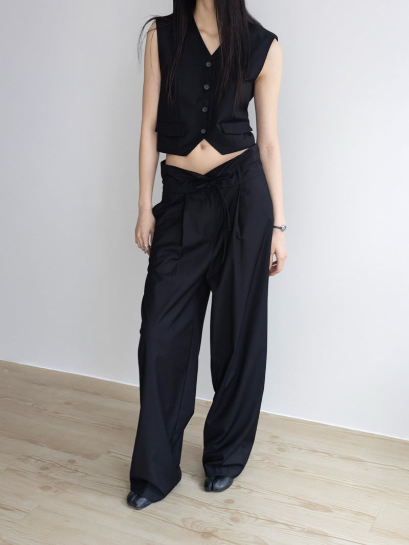 Inssense - Korean Women Fashion - #momslook - Flip Waist String Detail Trousers - 5