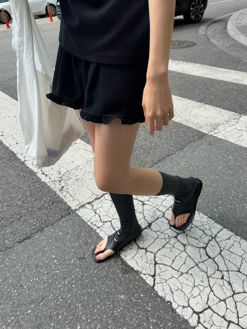 Inssense - Korean Women Fashion - #momslook - Crepe Frill Detail Banded Shorts - 7