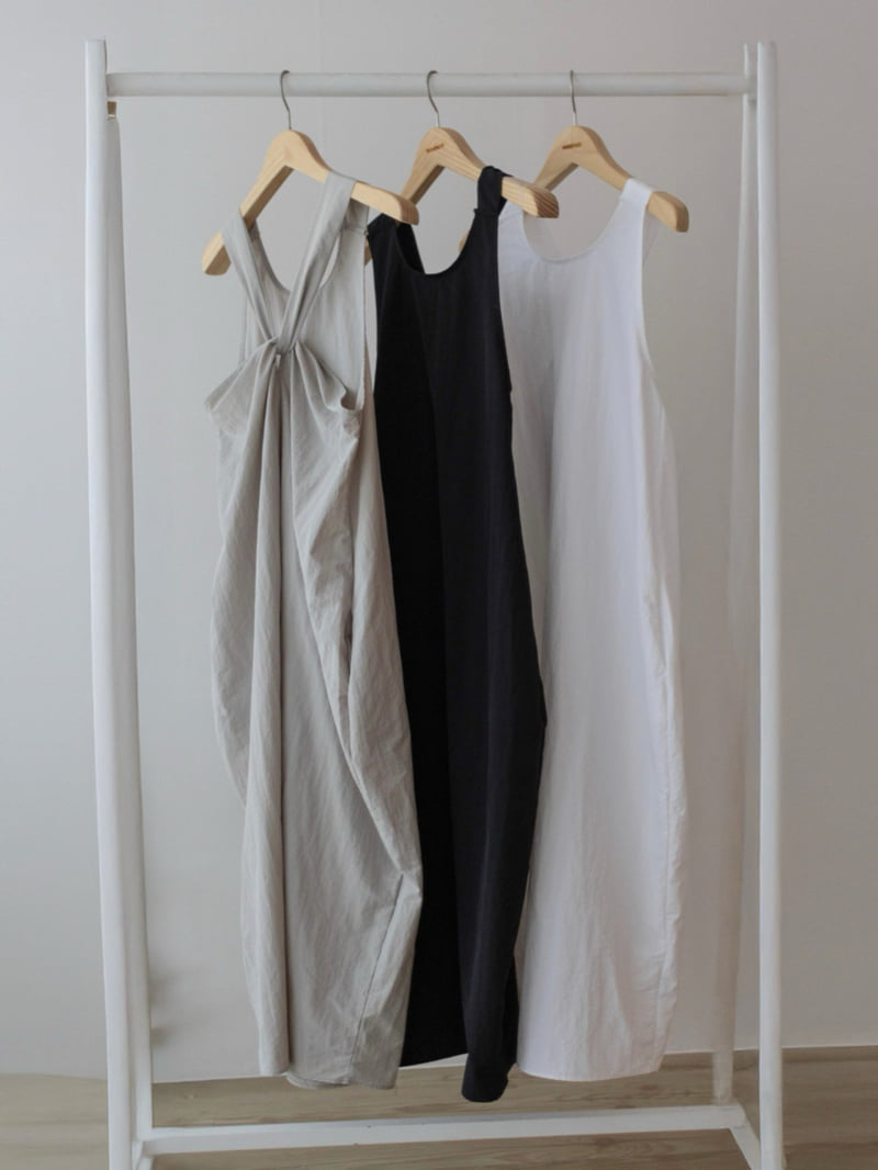 Inssense - Korean Women Fashion - #momslook - Knotted Detail Balloon Silhouette Nylon Maxi One-piece - 2
