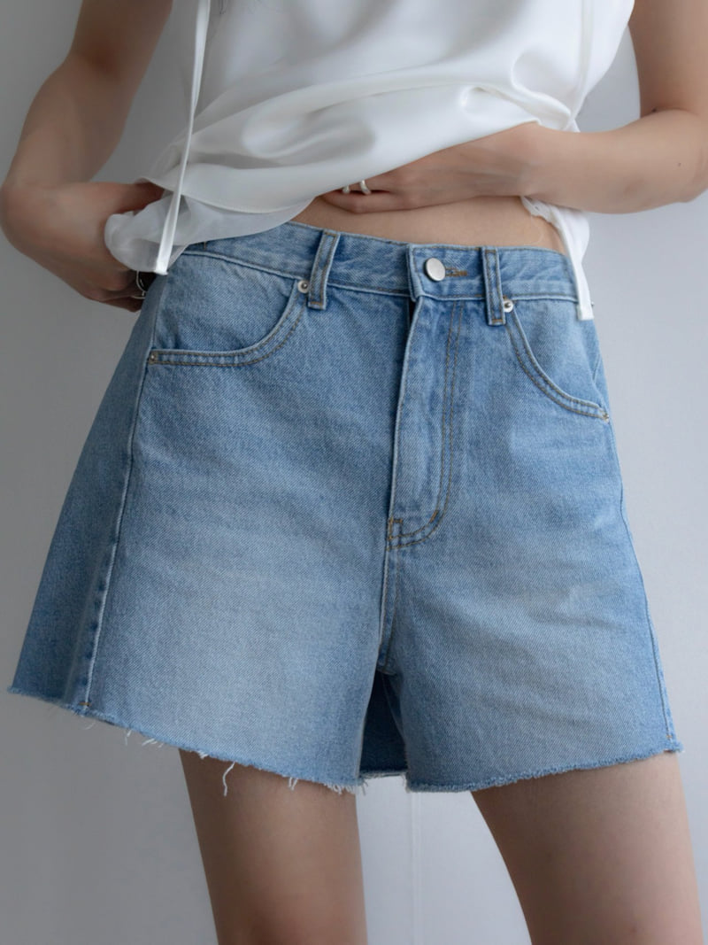 Inssense - Korean Women Fashion - #momslook - Side Slit Bead Detail Denim Shorts - 12