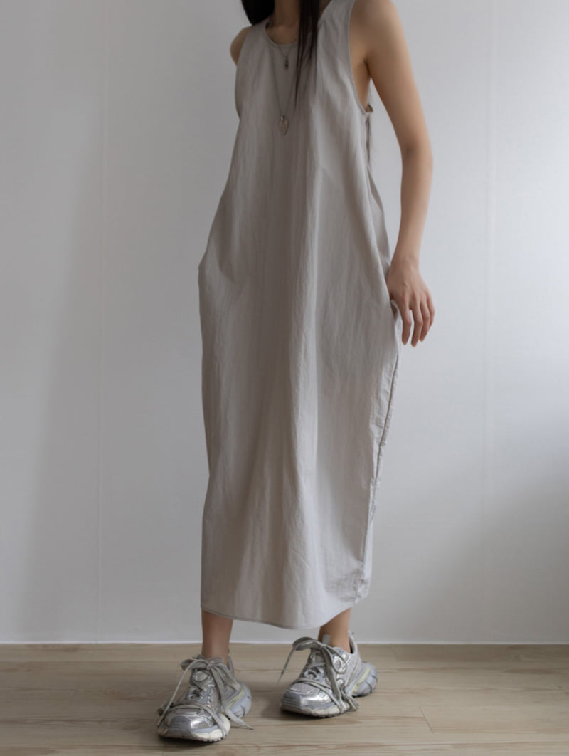 Inssense - Korean Women Fashion - #romanticstyle - Knotted Detail Balloon Silhouette Nylon Maxi One-piece - 10