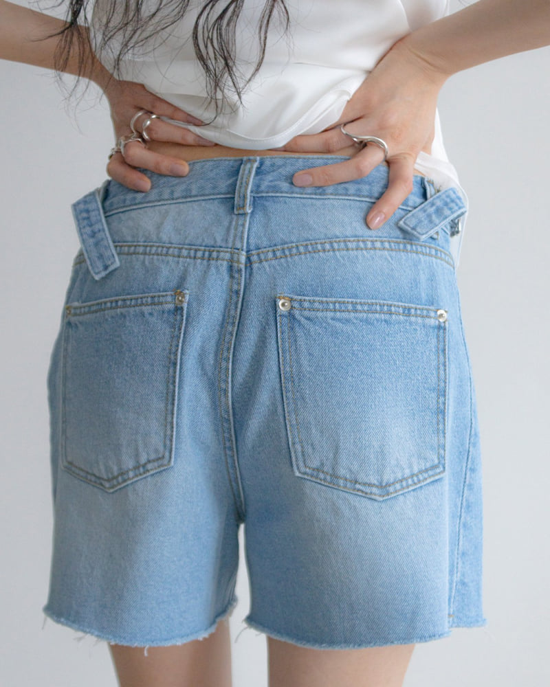 Inssense - Korean Women Fashion - #shopsmall - Side Slit Bead Detail Denim Shorts - 9