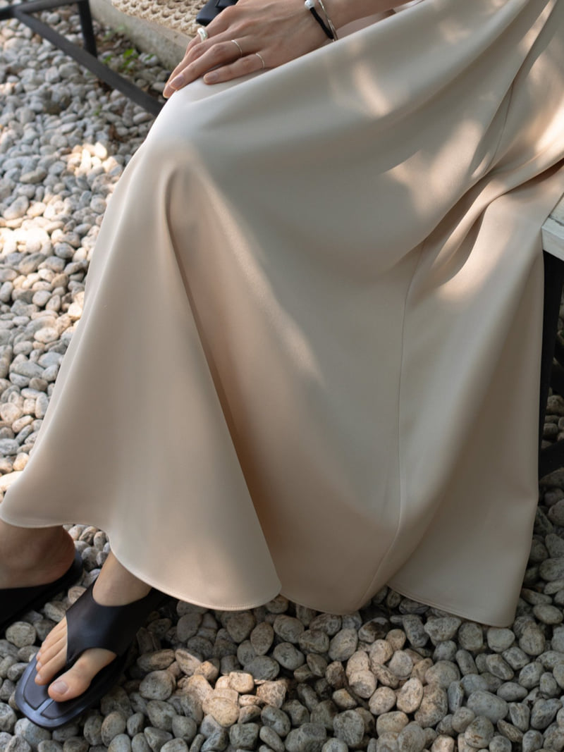 Inssense - Korean Women Fashion - #thelittlethings - String Detail Silhouette Maxi Silky One-piece - 8